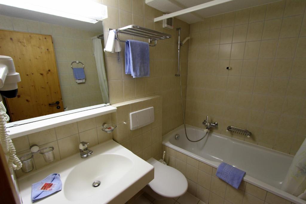 Hotel Alphubel Саас-Фее Стая снимка